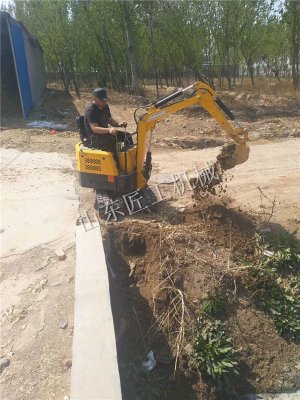 農(nóng)用小型挖掘機(jī)